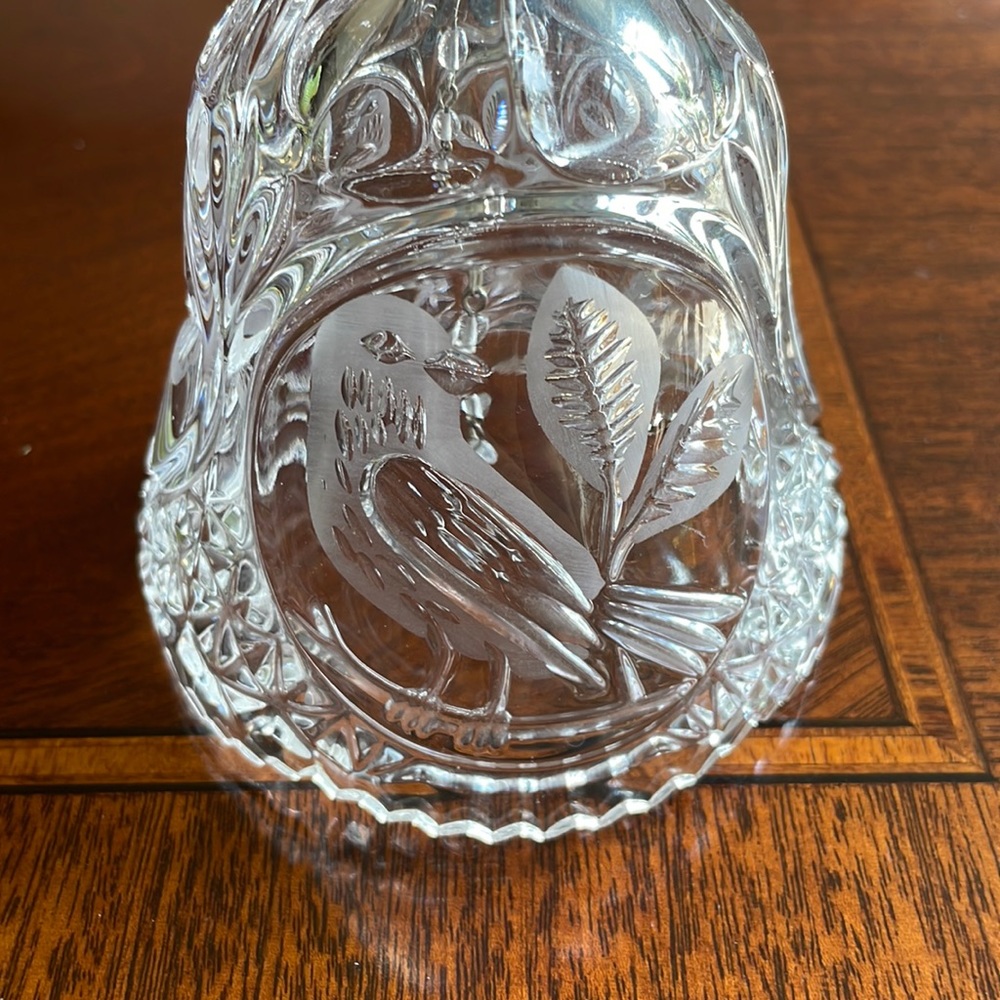 Hofbauer Byrdes crystal cut to clear red bell - Picture 3 of 8